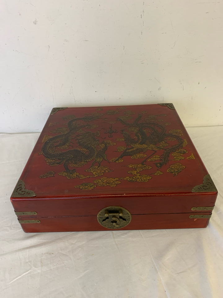 VTG 2 PC ASIAN STYLE GAME BOARD GAME SET.