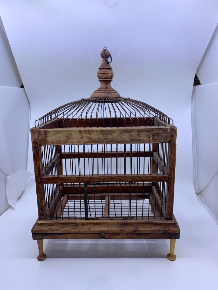 VTG WOOD/METAL DECORATIVE BIRD CAGE.