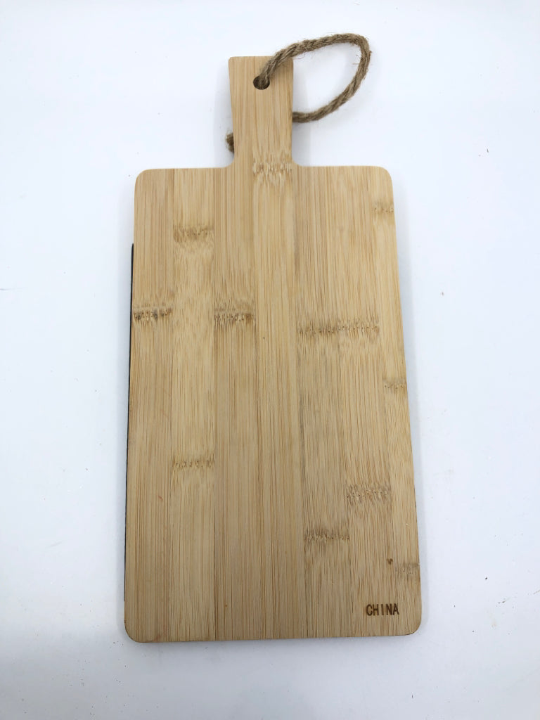 THE FRUIT COMPANY WOOD AND SLATE CUTTING BOARD.