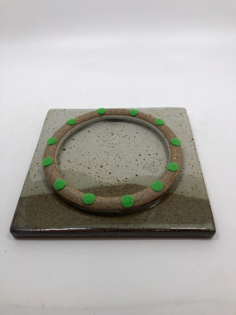 POTTERY TRIVET