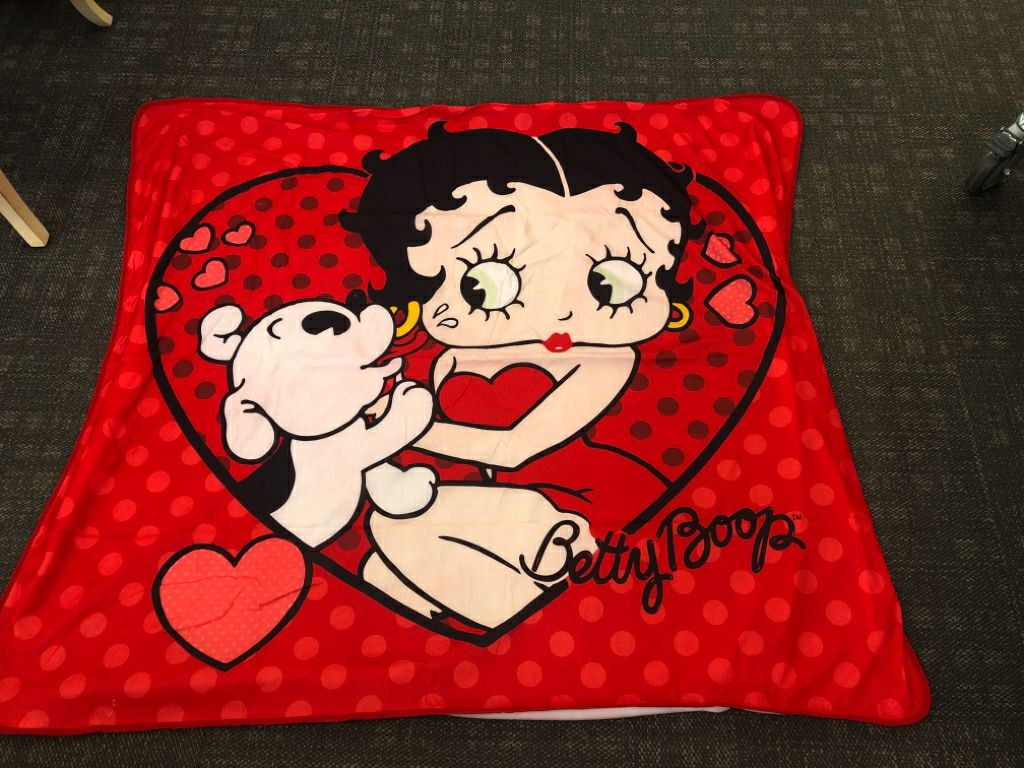 NIP BETTY BOOP THROW BLANKET