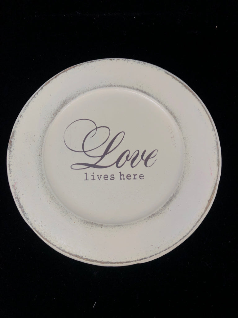 "LOVE LIVES HERE" RUSTIC WOODEN DECORATIVE PLATE.