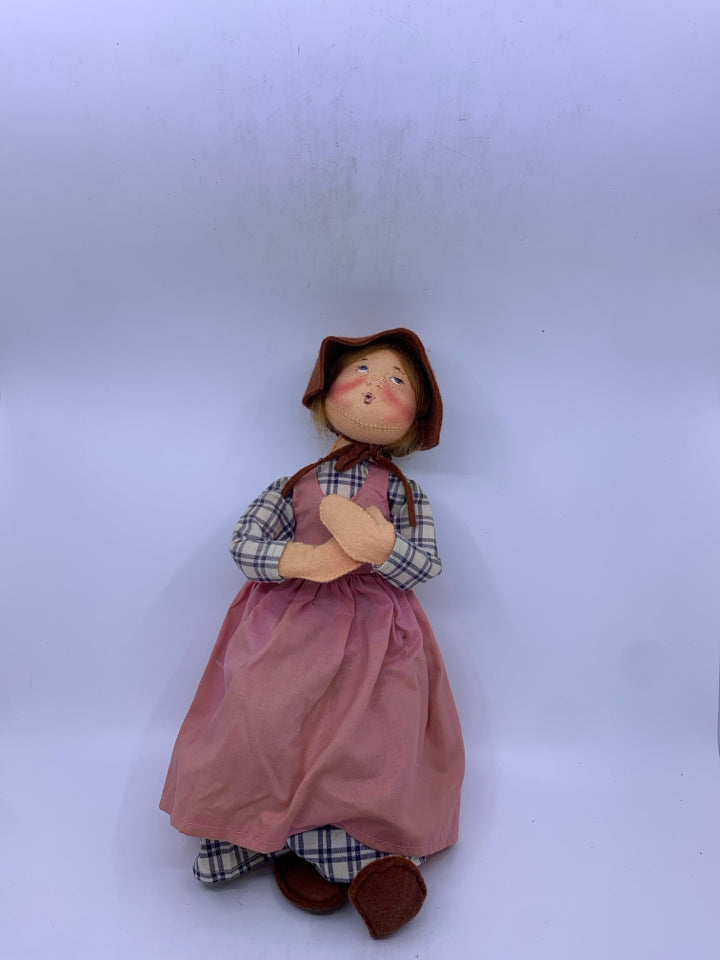 GIRL W PINK APRON ANNALEE DOLL.