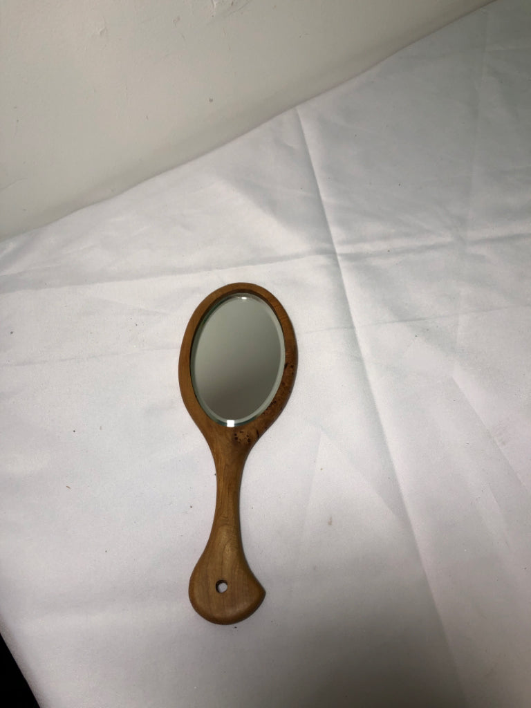 VTG WOOD HANDLED MIRROR.