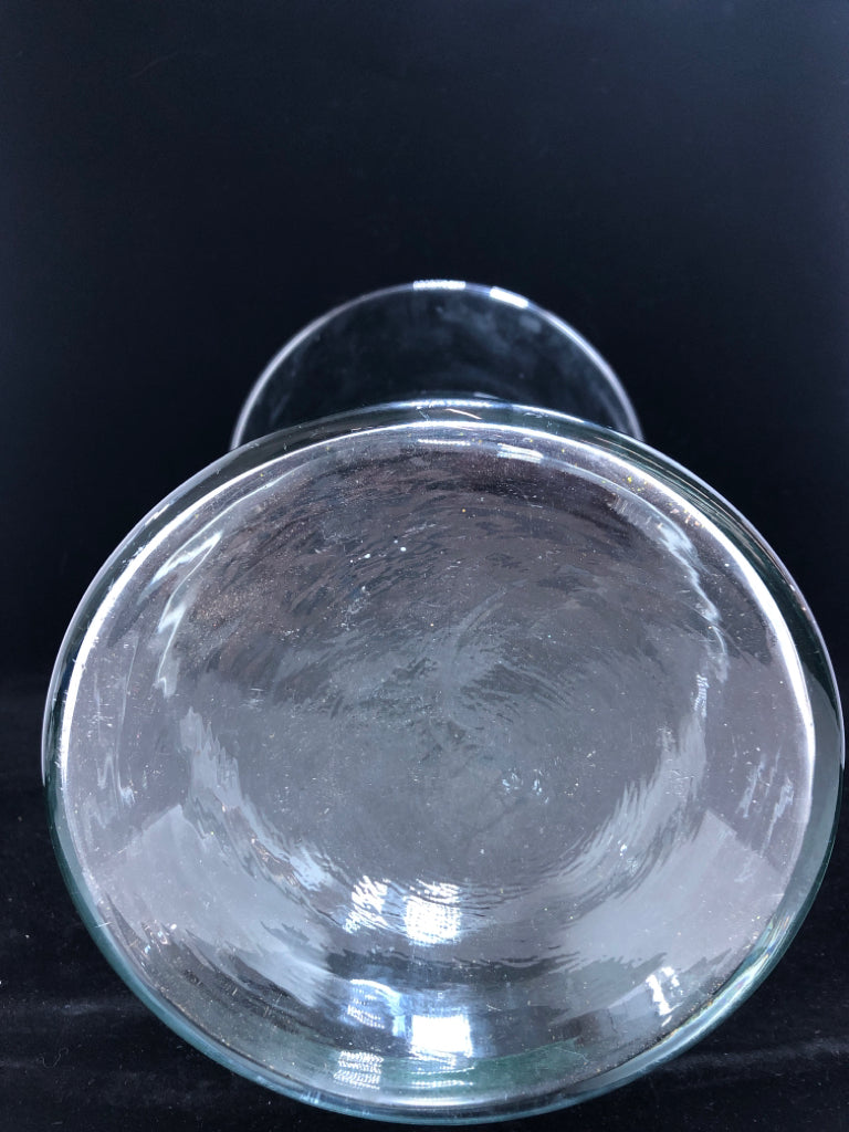 RECYCLED GREEN GLASS VASE MADE IN MEXICO.