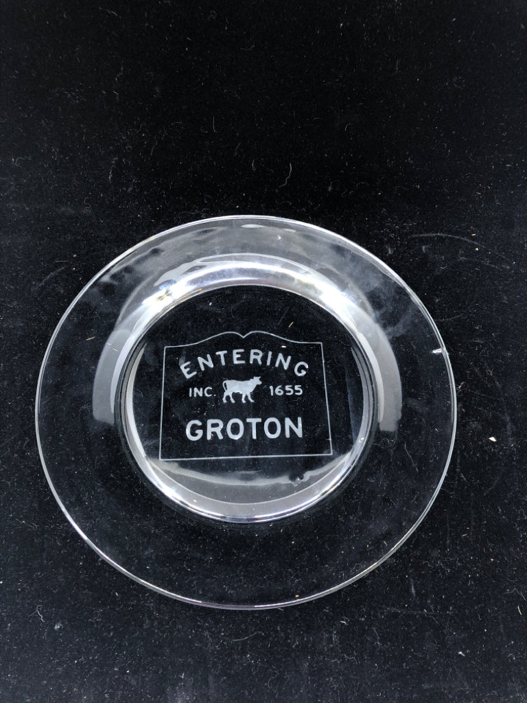 CLEAR GLASS ENTERING GROTON SERVING PLATE.