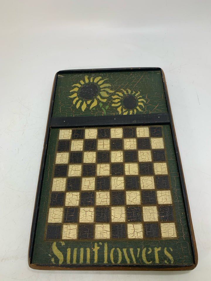 PRIMITIVE STYLE SUNFLOWER CHECKERED BOARD.