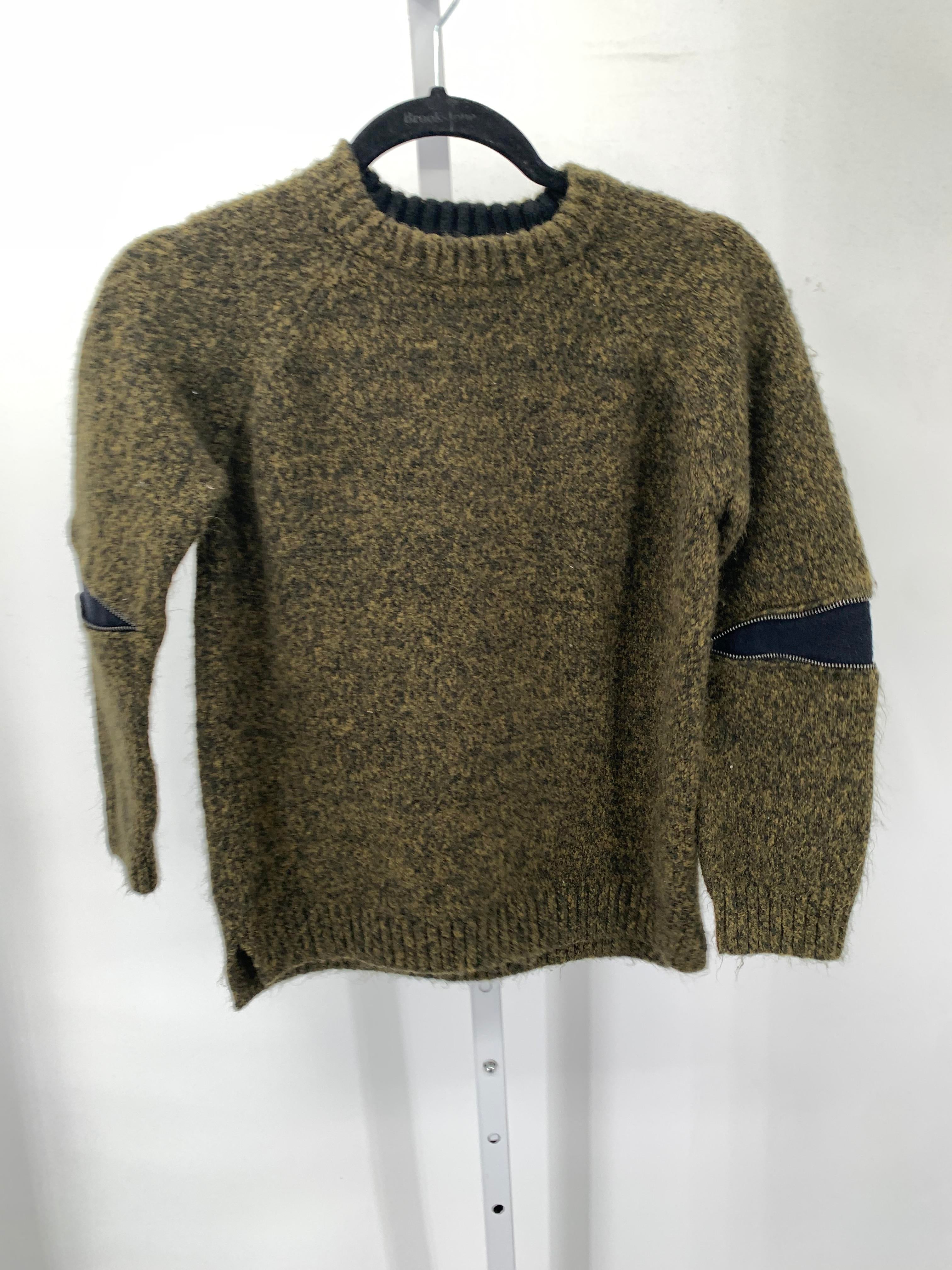 FUZZY SWEATER.