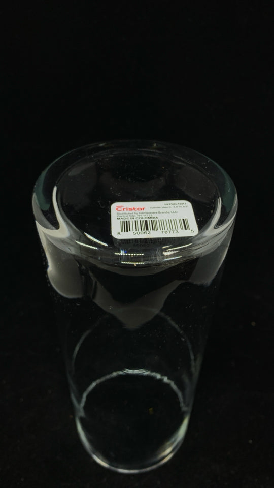 CLEAR GLASS CYLINDRICAL VASE.