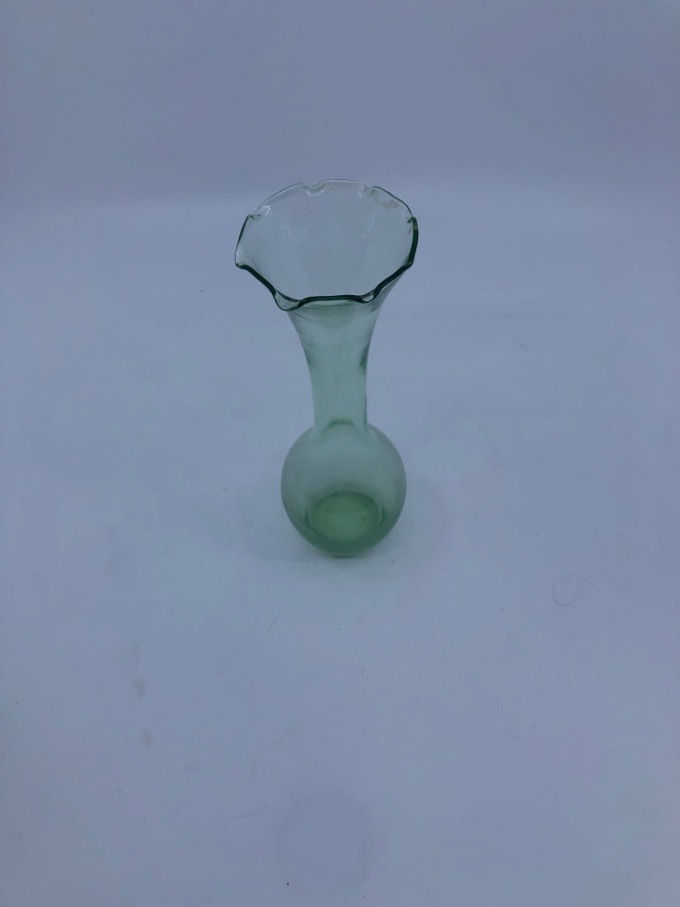 GREEN FLARED EDGE BUD VASE.