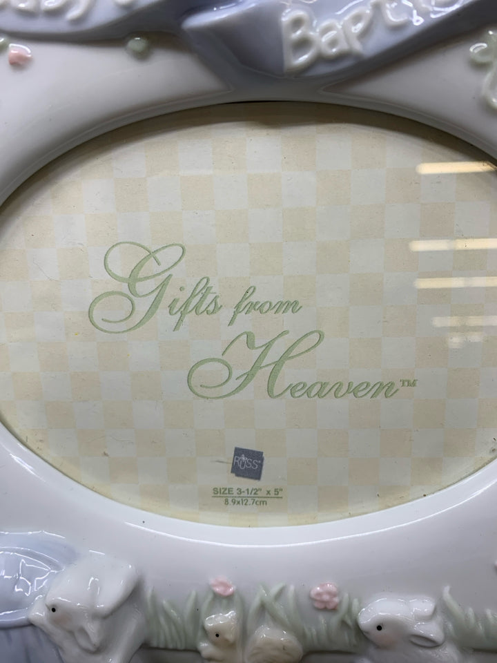 CERAMIC BABY'S FIRST BAPTISM FRAME.