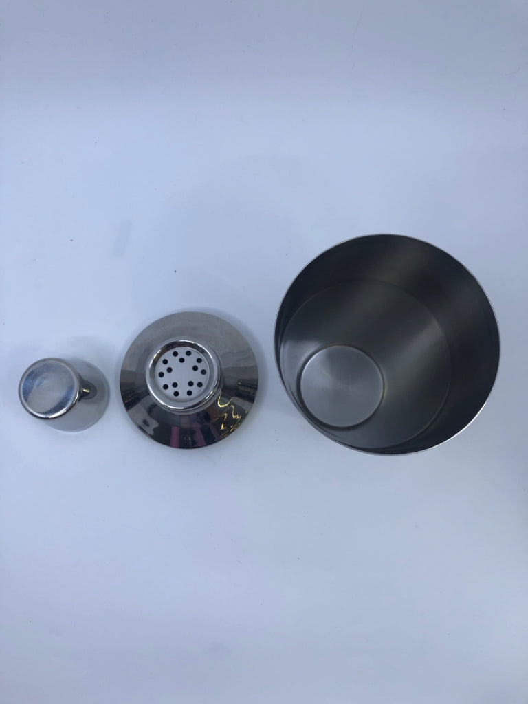 STAINLESS STEEL COCKTAIL SHAKER.
