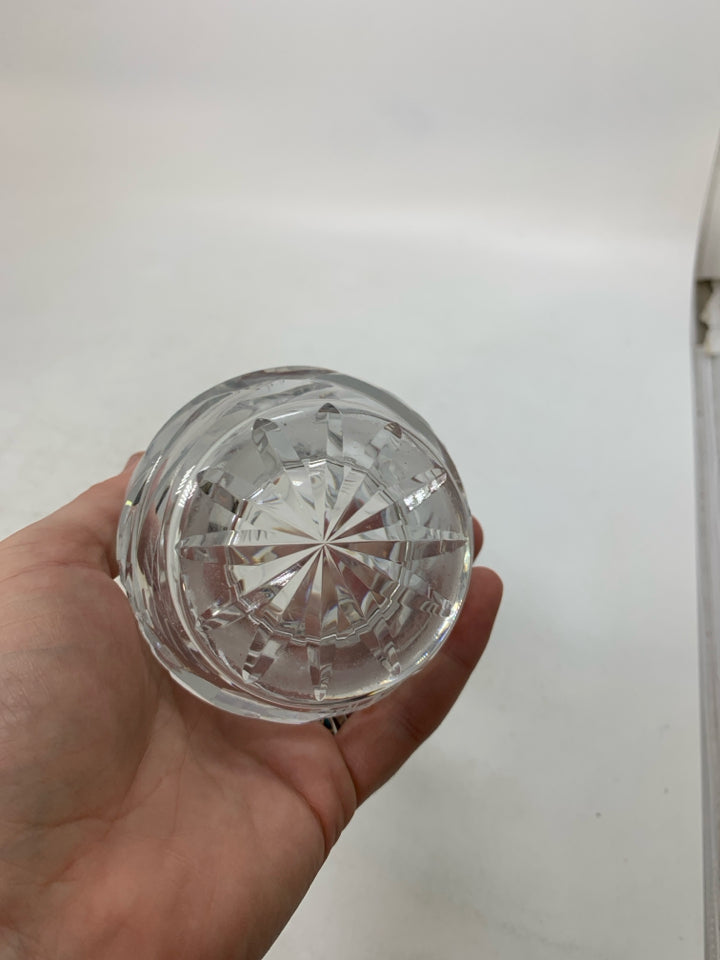 HEAVY BOTTOM DIAMOND PATTERN NECK CRYSTAL VASE.