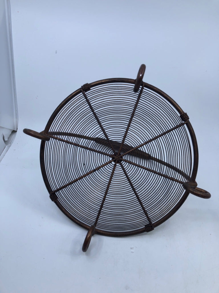 RUST COLOR METAL FOOTED CAKE STAND W/ HANDLE.