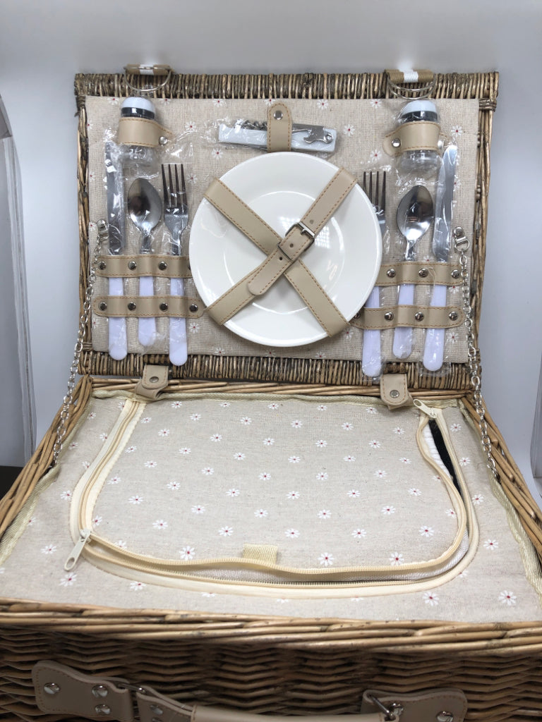 WICKER PICNIC BASKET KIT W/SVC FOR 2.