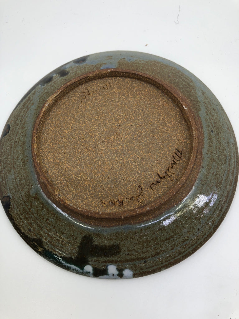 BROWN W BLUE STRIPE POTTERY PLATE.