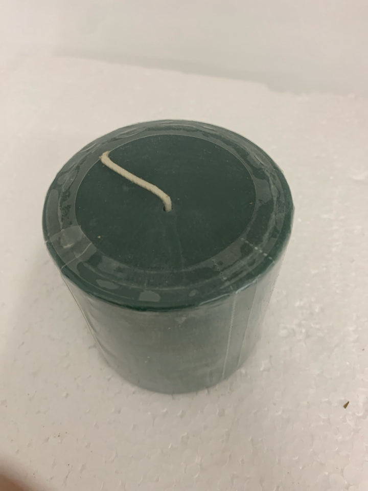 NIB GREEN LONGABERGER PILLAR CANDLE.