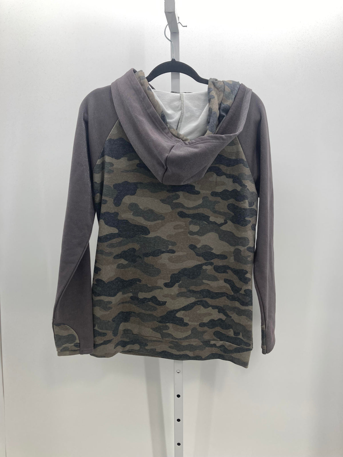 Rouge Size Medium Juniors Long Sleeve Shirt