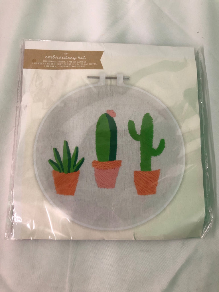 NIB EMBROIDERY KIT CACTUS