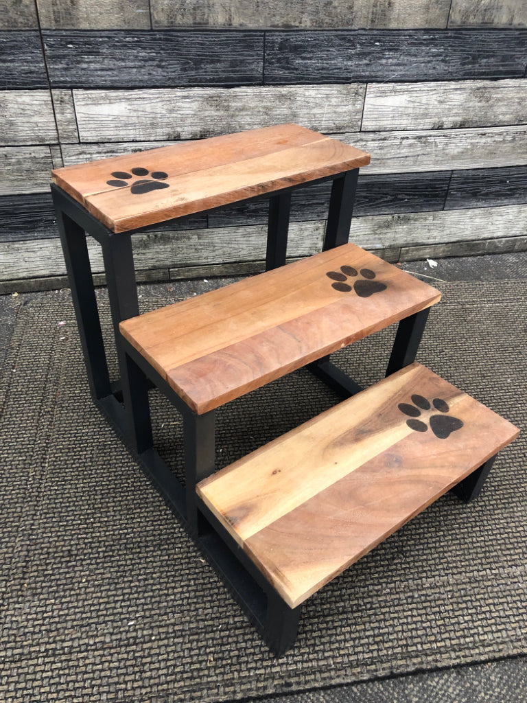PAW PRINT STEPS.