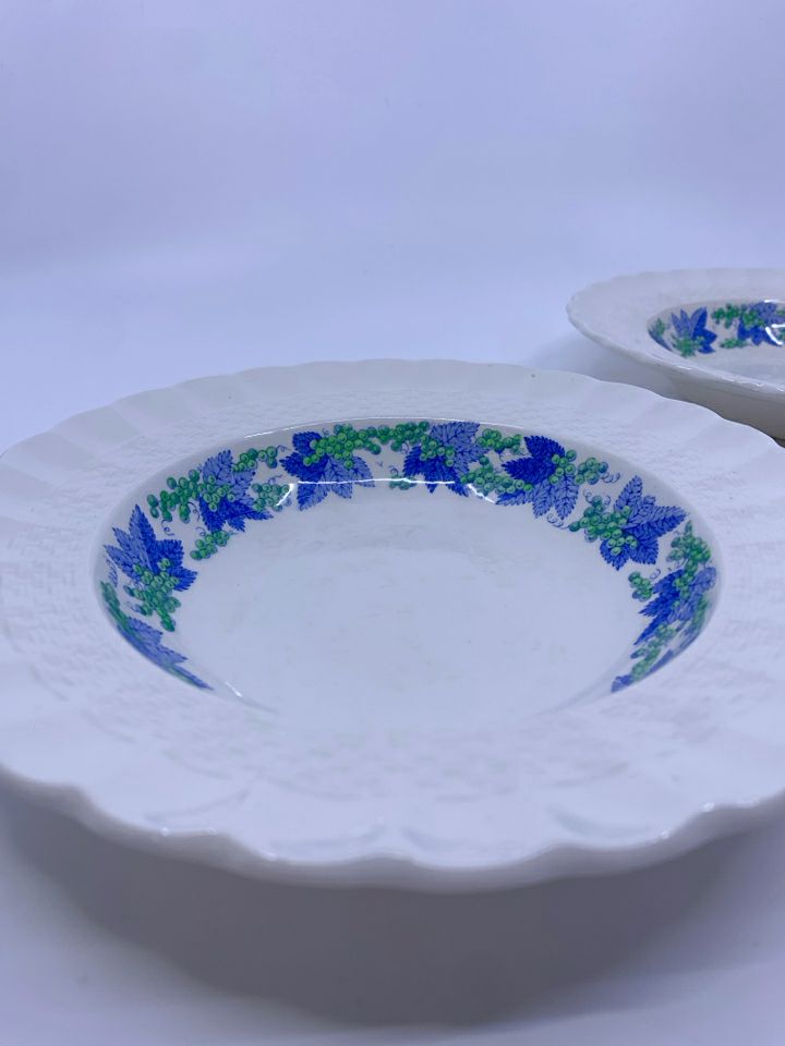 2 VTG COPELAND "VALENCIA" CREAM W LEAVES AND GRAPES SOUP BOWLS.