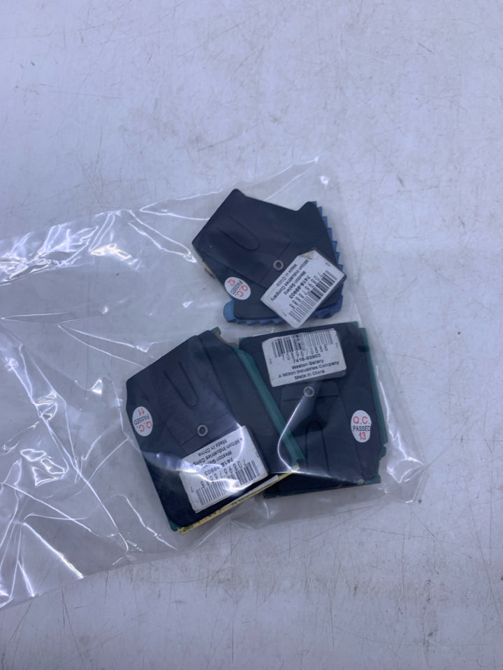 3 MINI MAGNET PHOTO FRAMES IN BAG.