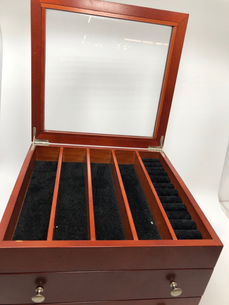 LIGHT BROWN JEWELRY/ WATCHES BOX.