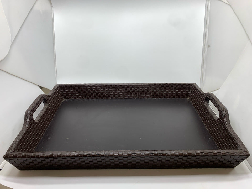 FAUX LEATHER TRAY W/HANDLES.