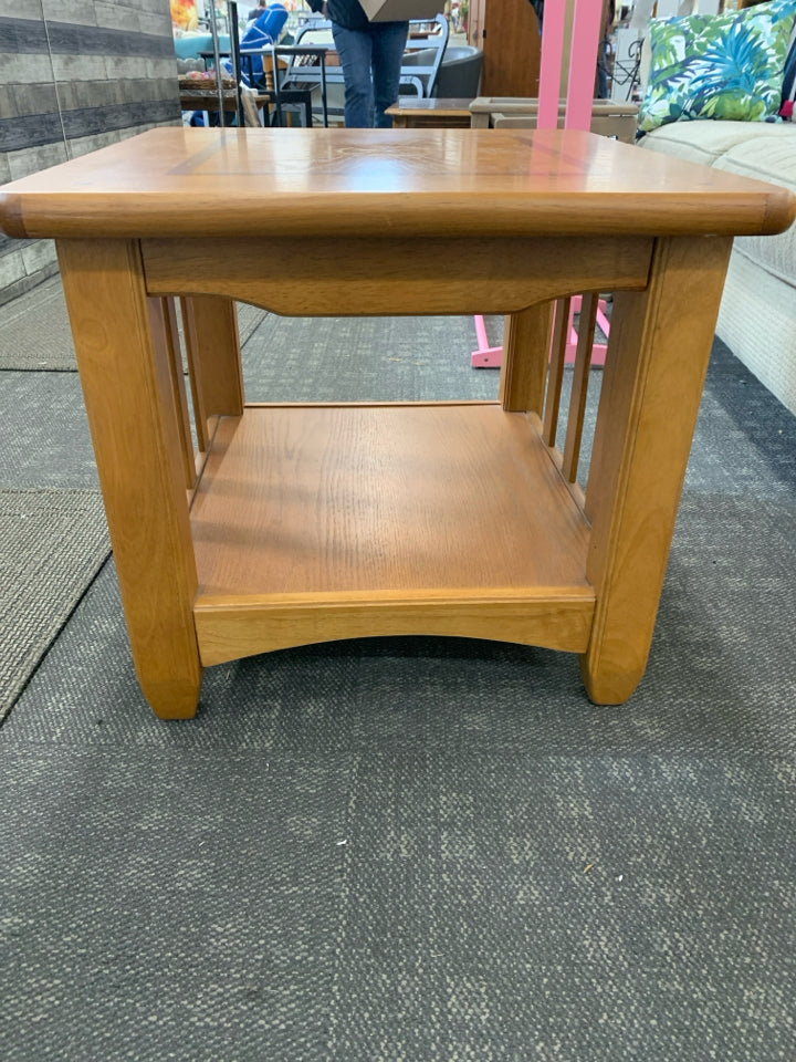 OAK WOOD BOTTOM SHELF END TABLE.