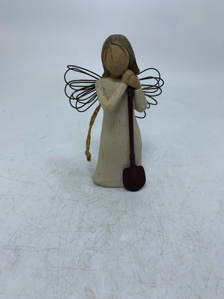 WILLOW TREE ANGEL OF THE GARDEN.