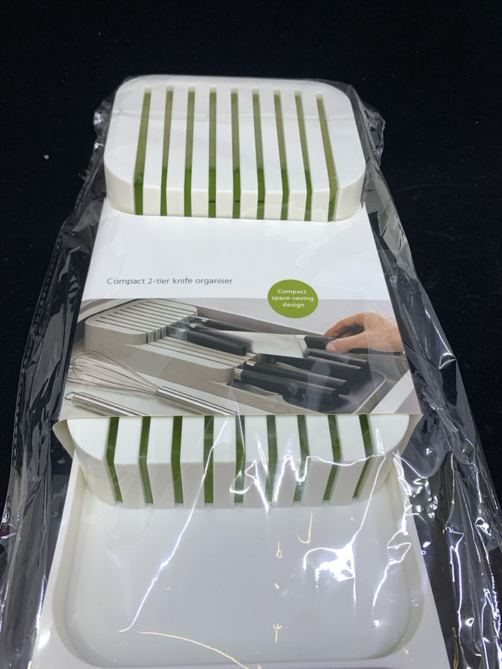 NIP COMPACT KNIFE ORGANIZER.