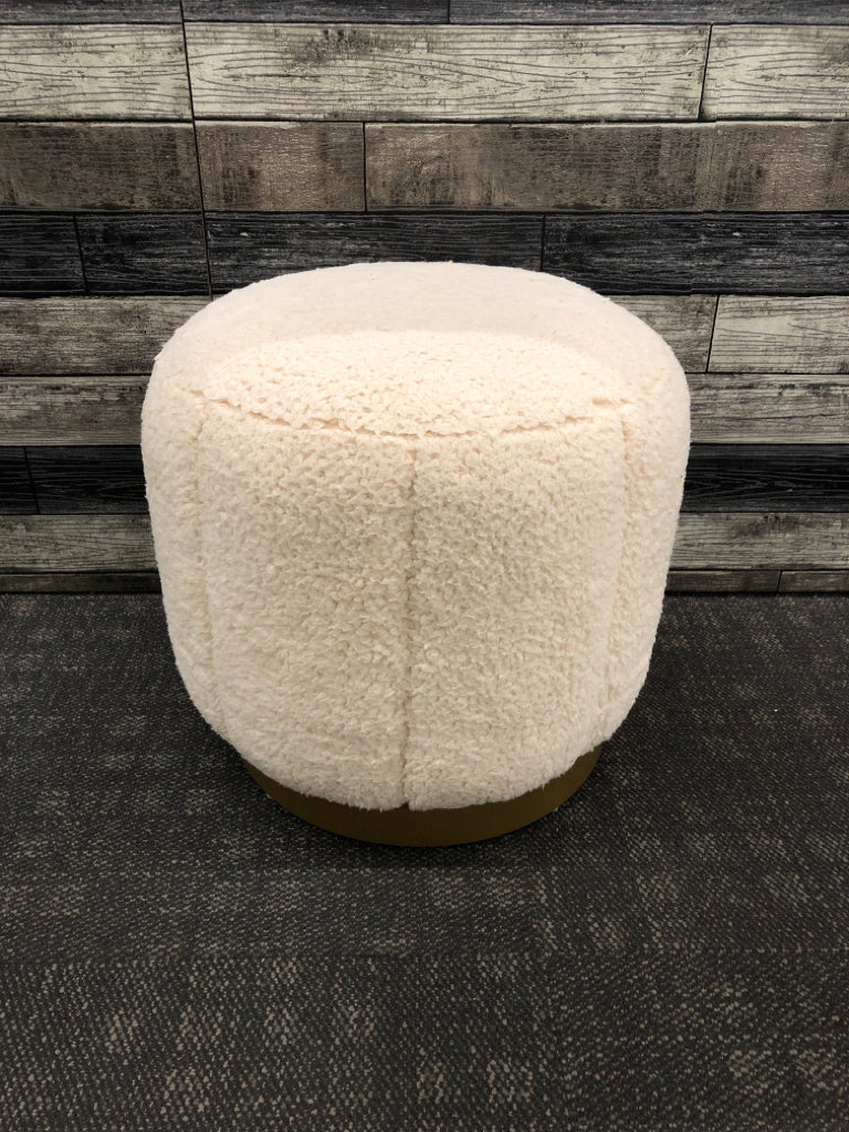 ROUND WHITE SHERPA OTTOMAN.