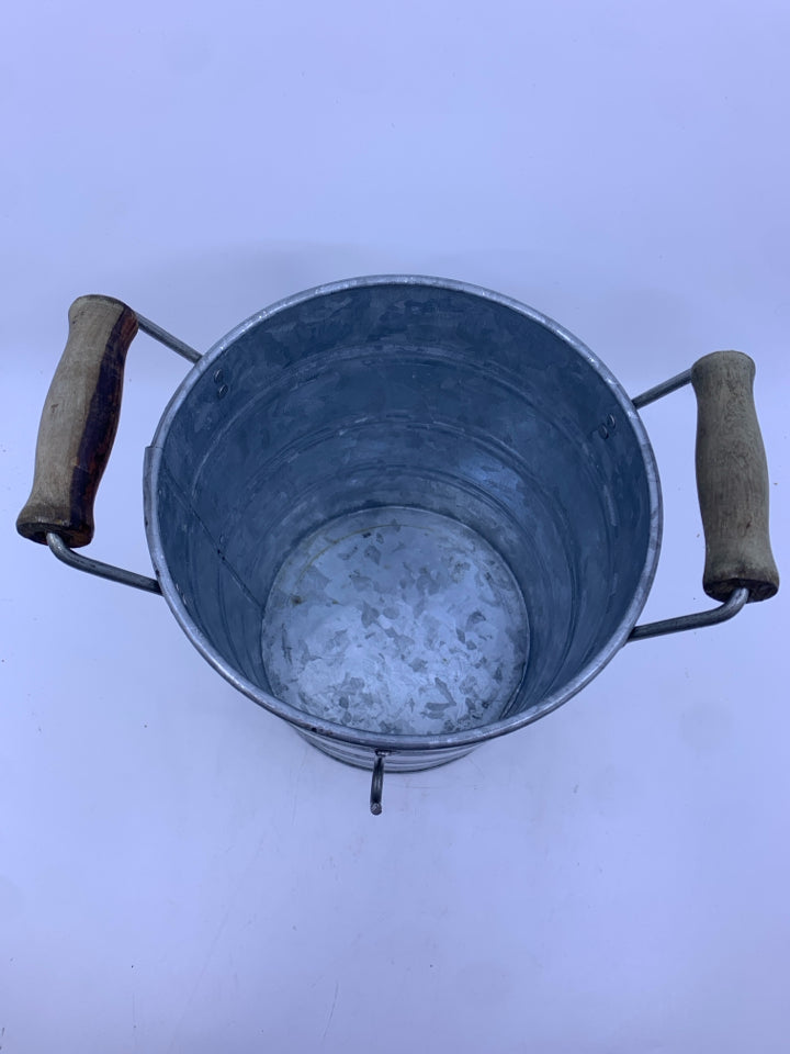 GALVANIZED ICE BUCKET W HOOK ON SIDE.