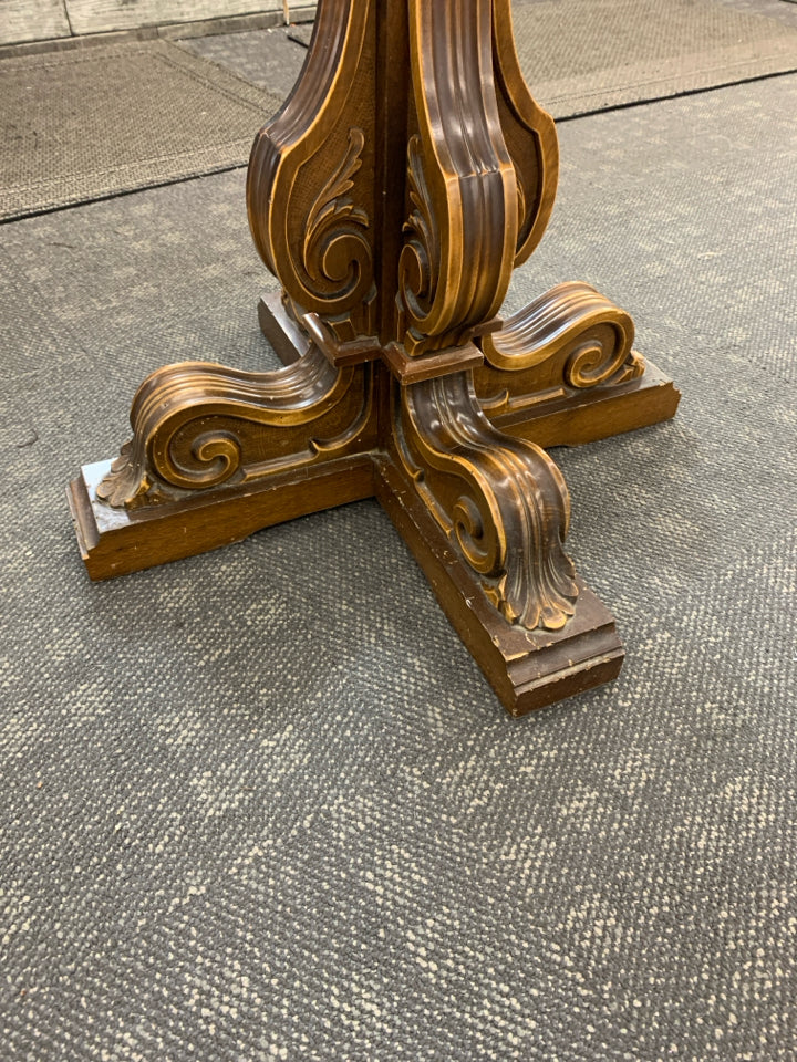VTG ORNATE CARVED WOOD COAT RACK/HALL TREE.