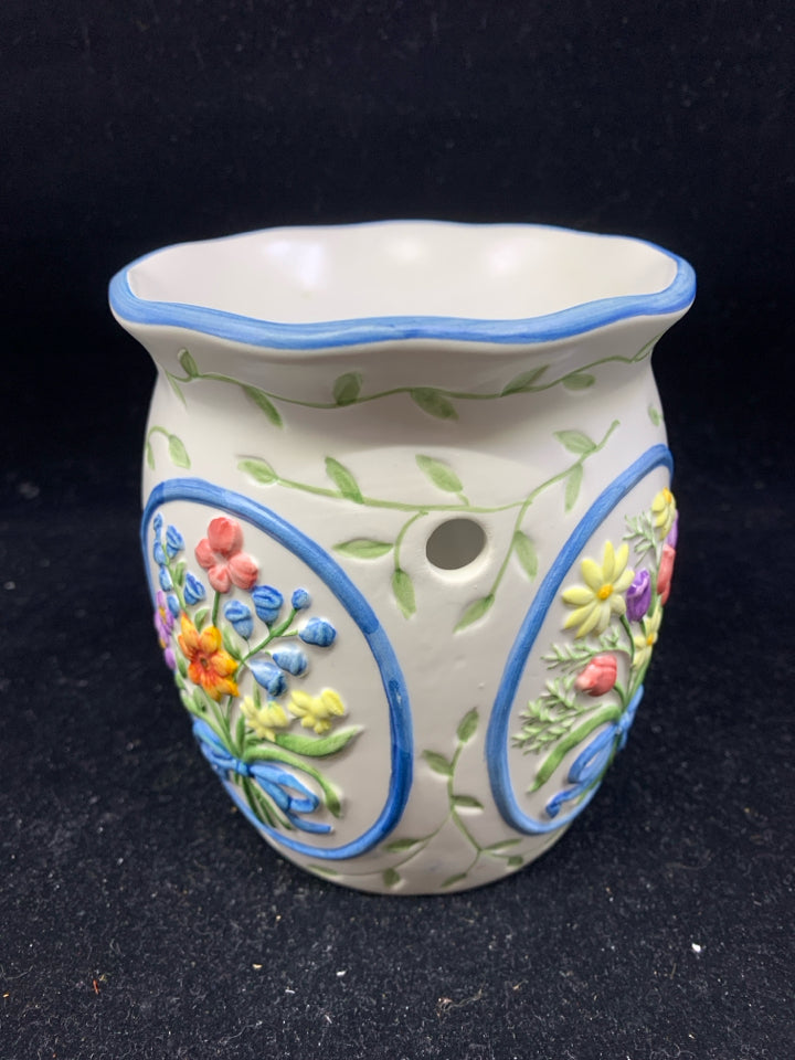 WHITE BOUQUET OF FLOWERS WAX WARMER.