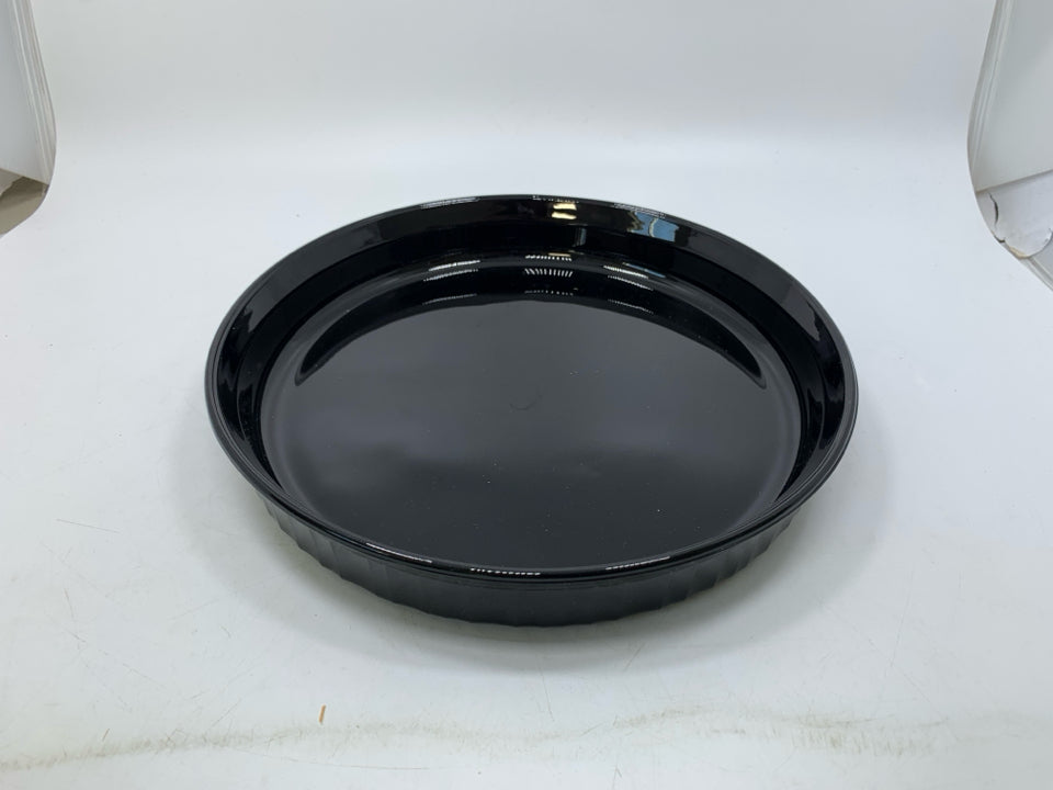 SHALLOW RIBBED TART/QUICHE DISH.