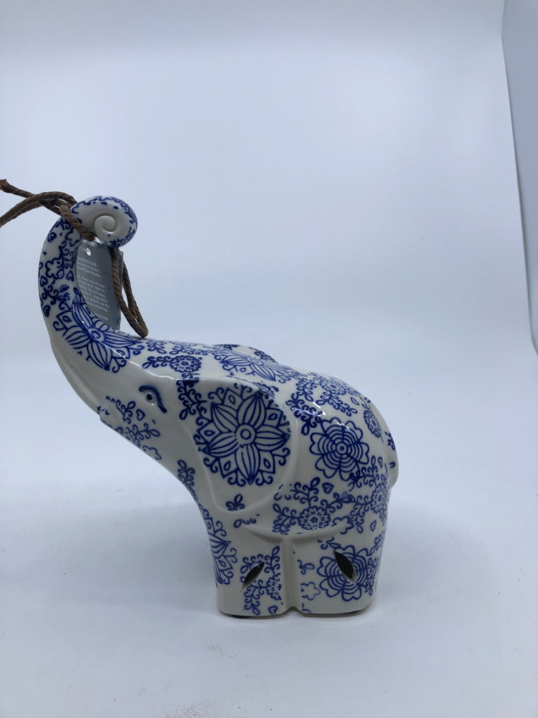 BLUE AND WHITE ELEPHANT FRAGRANCE SACHET FIGURE.