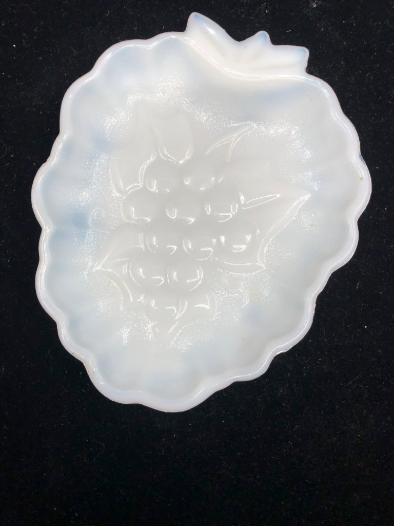 VTG MILK GLASS RASPBERRY BOWL.