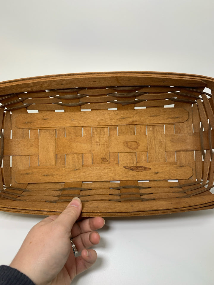 VTG BREAD BASKET W/ LEATHER HANDLES 1991.