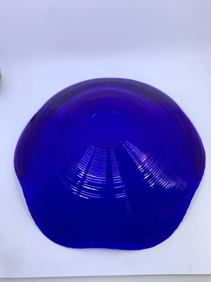 VTG LARGE COBALT BLUE FLOWER SHAPED BOWL.