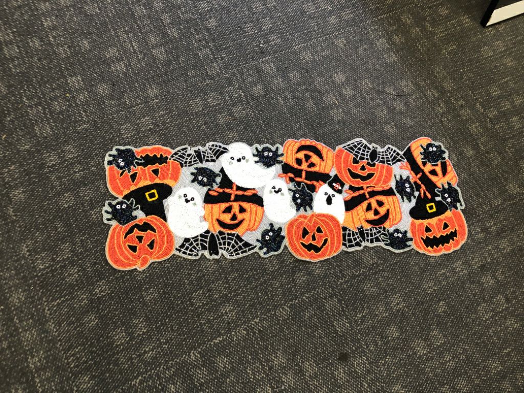 BEADED PUMPKIN AND GHOST TABLE RUNNER.