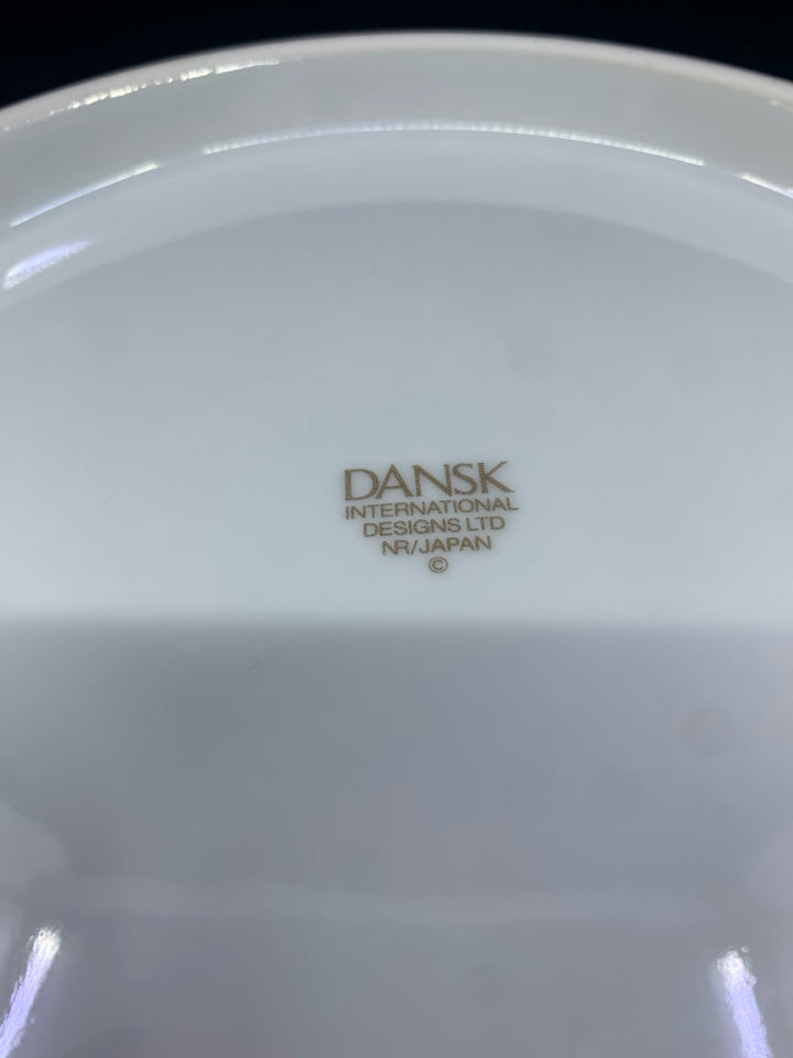 DANSK BLUE AND WHITE ROUND CHOP PLATE SERVER.