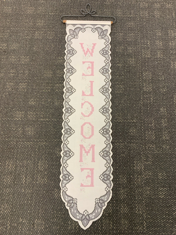 VTG WELCOME DOILY WALL HANGING.