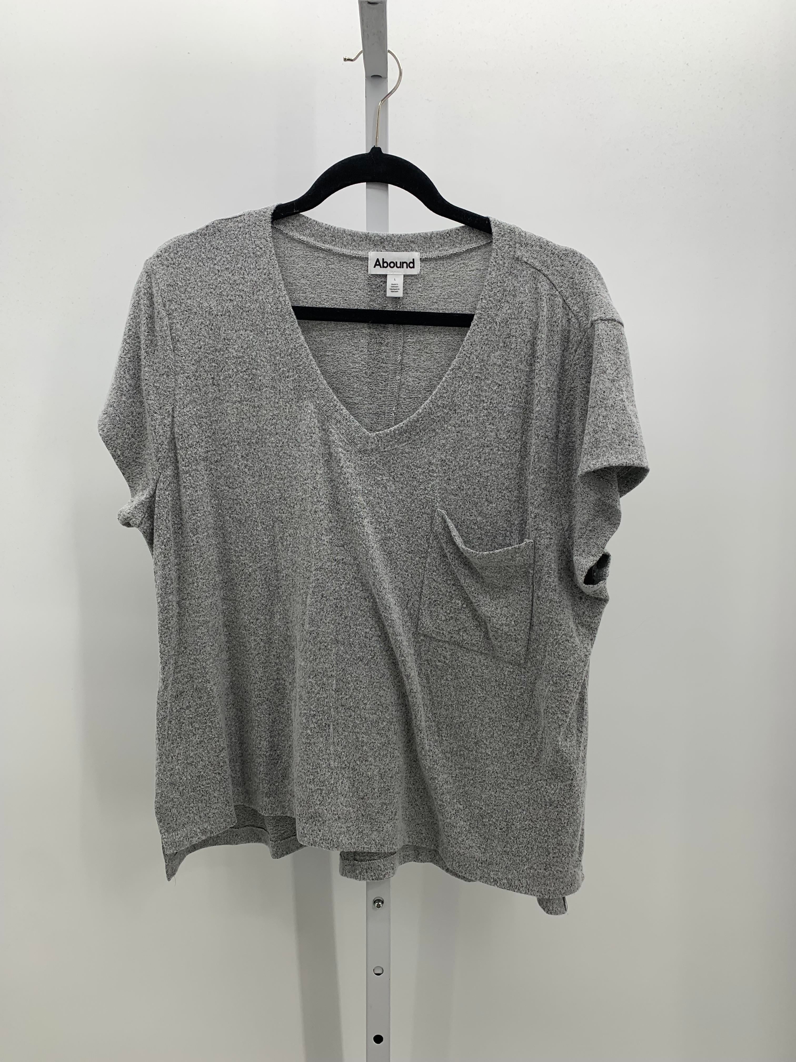 Size Large Juniors Short Sleeve Shirt
