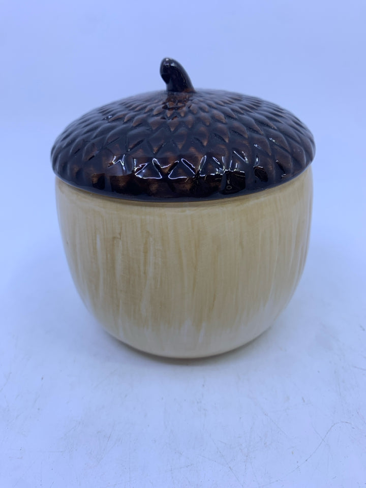 ACORN CANDLE.