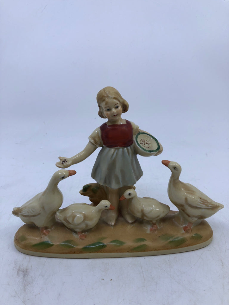 VTG CERAMIC GIRL FEEDING DUCKS- OCCUPIED JAPAN.
