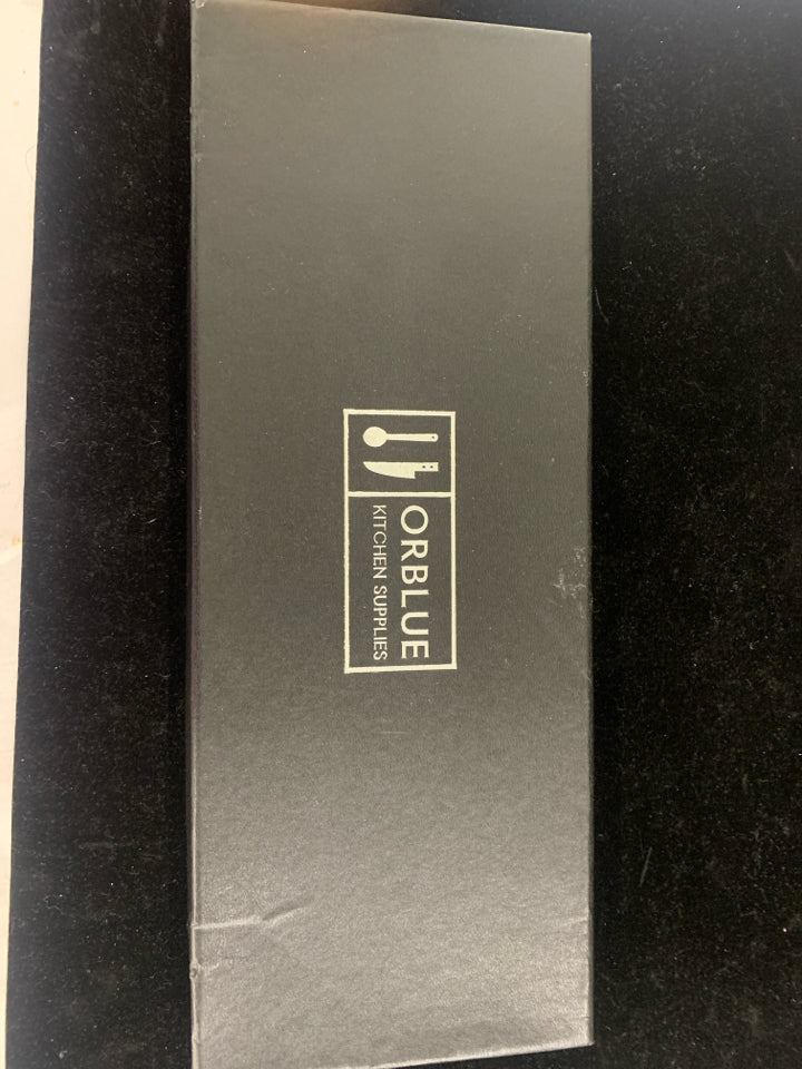 NIB ORBLUE CAKE SERVER AND KNIFE.