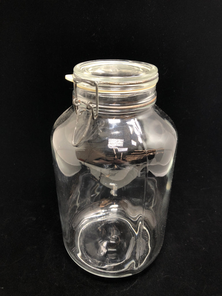 LG CLEAR GLASS JAR W/FLIP TOP LID.