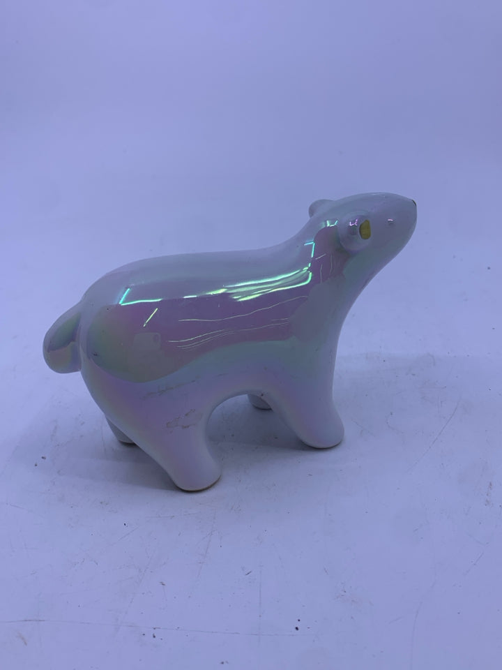 PEARLESCENT POLAR BEAR FIGURE W/GOLD.