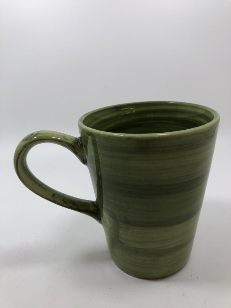 GREEN SWIRL CERAMIC MUG.